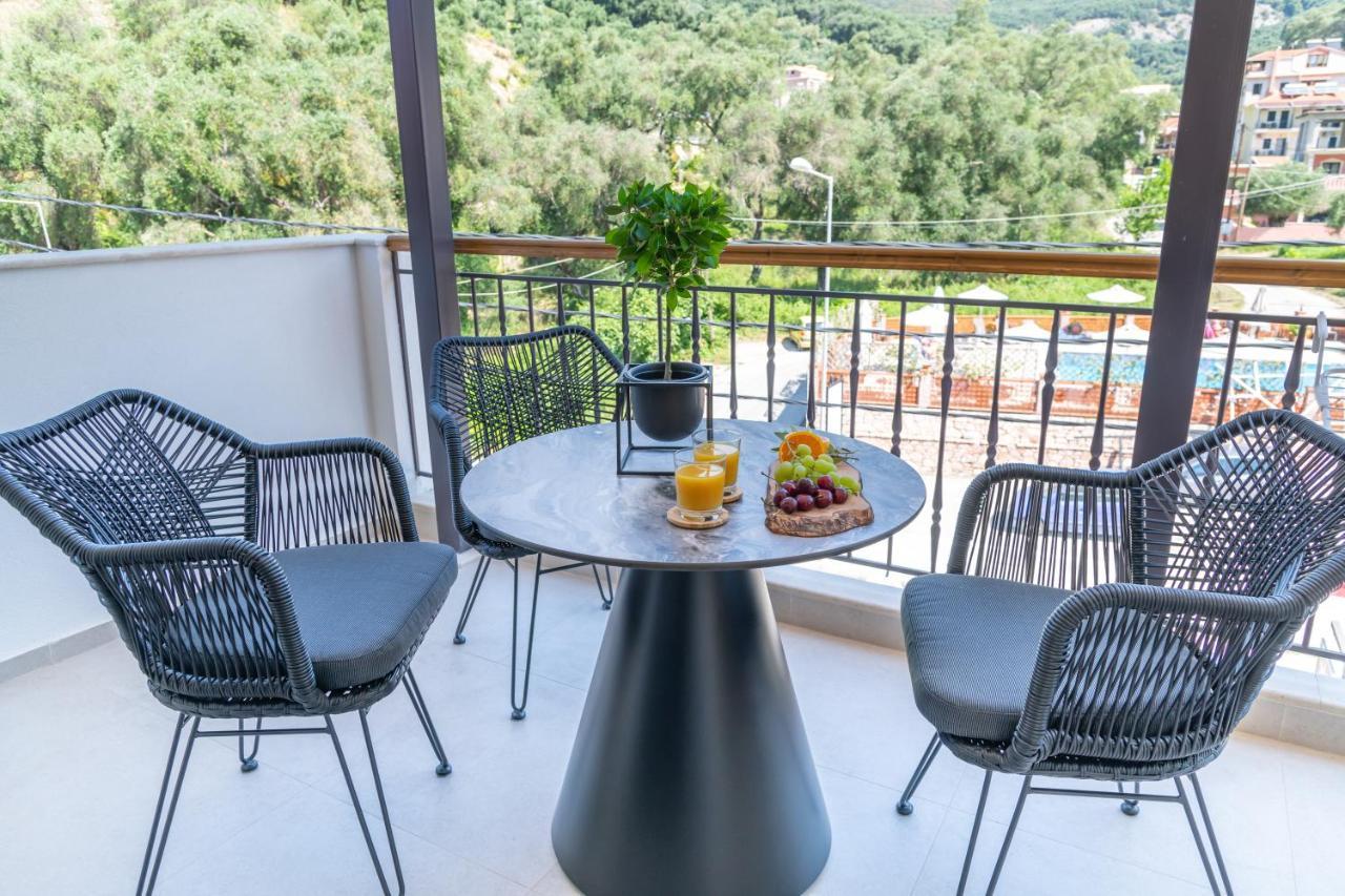 Anesis Deluxe Apartments Parga Extérieur photo