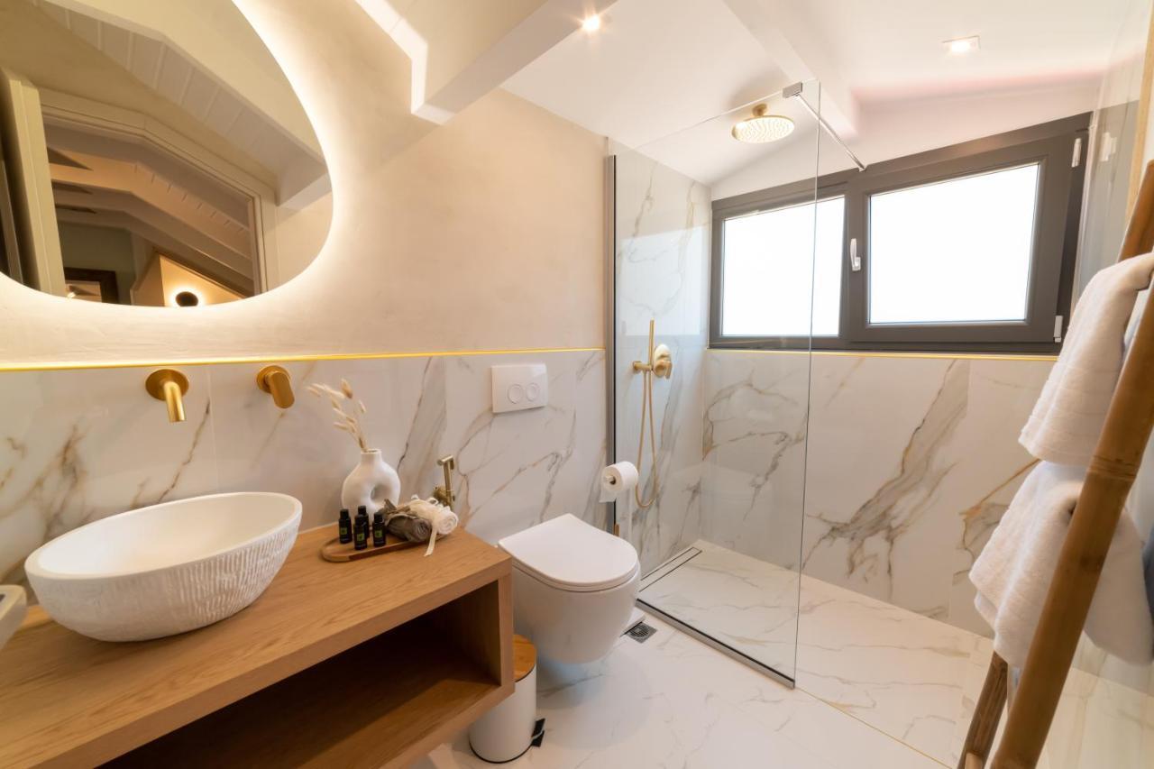 Anesis Deluxe Apartments Parga Extérieur photo